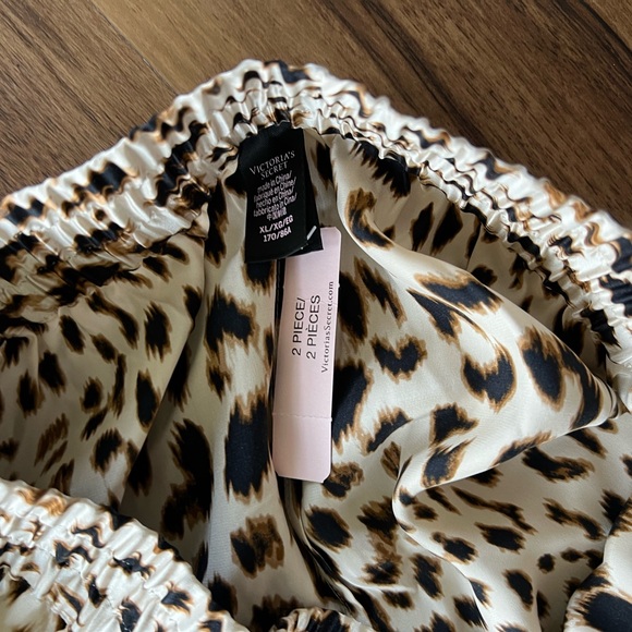 VS Silk Animal Print Pajama Set - Picture 8 of 8